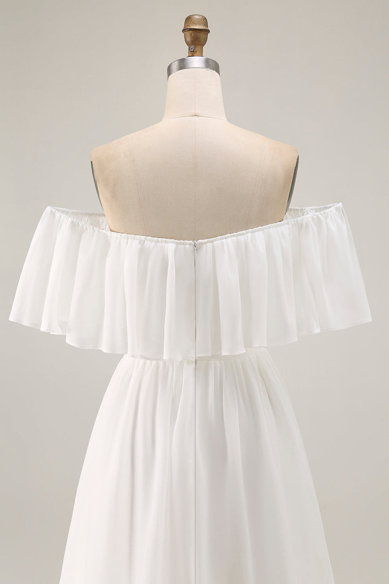 Laden Sie das Bild in den Galerie-Viewer, Weißes A-Linie Schulterfreies Brautkleid aus Chiffon mit Rüschen