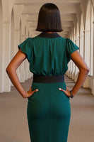 Laden Sie das Bild in den Galerie-Viewer, Dunkelgrünes Arbeitskleid mit Flügelärmeln und V-Ausschnitt