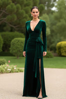 Laden Sie das Bild in den Galerie-Viewer, Dunkelgrünes Etui Velvet V-Ausschnitt Langes Festtags-Partykleid mit Schlitz