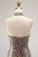 Laden Sie das Bild in den Galerie-Viewer, Glitzer Golden Leopard Meerjungfrau Neckholder Langes Ballkleid mit Schlitz
