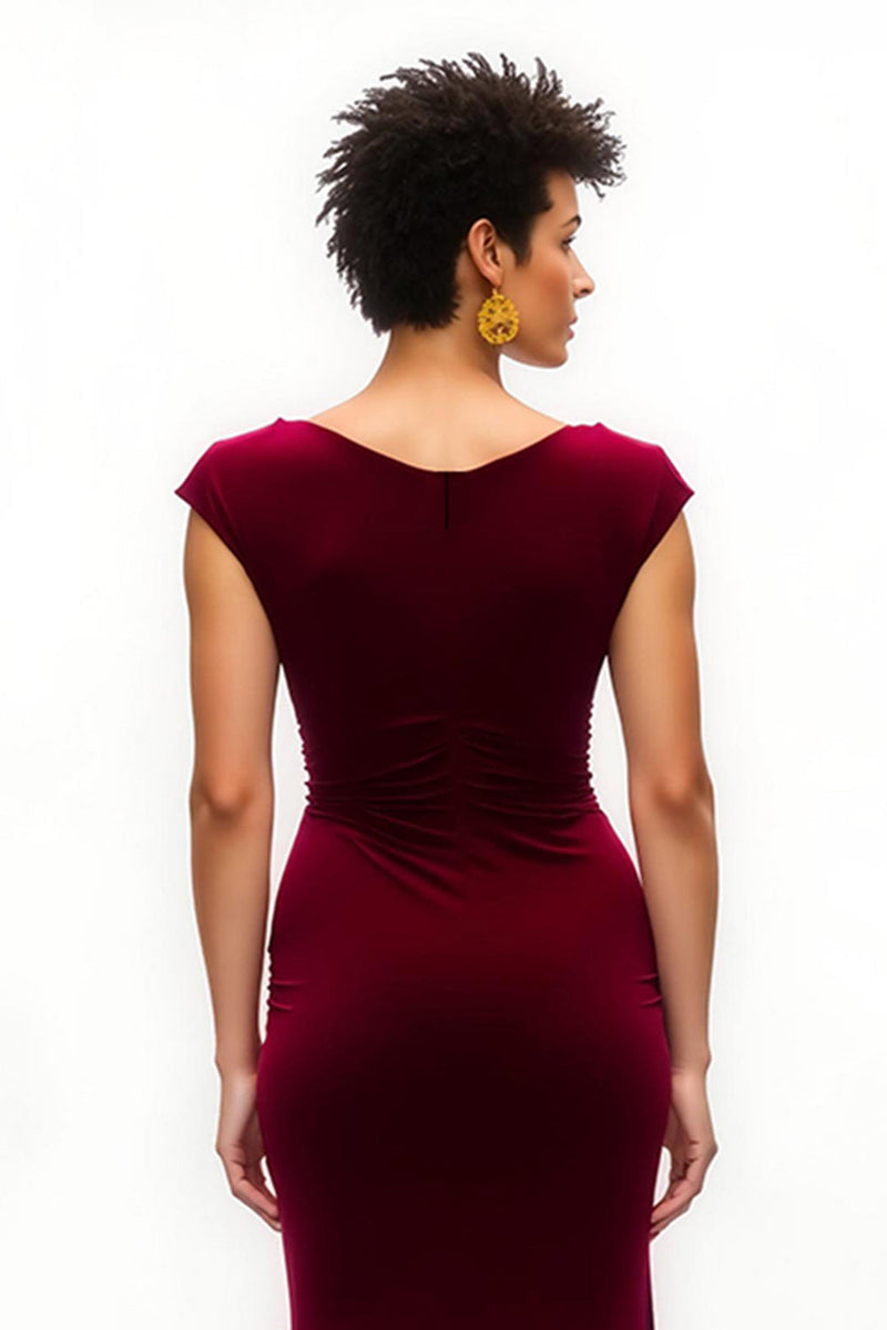 Laden Sie das Bild in den Galerie-Viewer, Burgunderrotes Langes Samt Festtags-Partykleid mit U-Boot-Ausschnitt und Schlitz