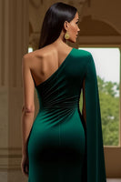 Laden Sie das Bild in den Galerie-Viewer, Dunkelgrünes Einschultriges Langärmeliges Festtags-Partykleid aus Samt mit Schlitz