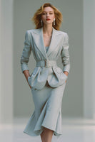 Laden Sie das Bild in den Galerie-Viewer, Grauer Bleistift Peak Revers 2-teilige Midi Business Anzüge mit Gürtel