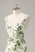 Laden Sie das Bild in den Galerie-Viewer, Grünes Blumen Korsett A-Linie Brautjungfernkleid mit Rüschen