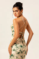 Laden Sie das Bild in den Galerie-Viewer, Champagner Meerjungfrau Brautjungfernkleid mit Blumenmuster und Schlitz