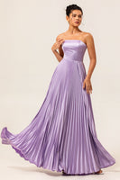 Laden Sie das Bild in den Galerie-Viewer, Trägerloses Flieder Plissiertes Langes Brautjungfernkleid in A-Linie