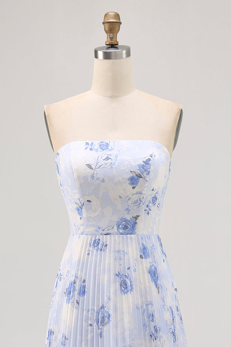 Laden Sie das Bild in den Galerie-Viewer, Blaues Geblümtes Trägerloses Langfaltiges Brautjungfernkleid in A-Linie