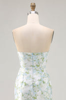 Laden Sie das Bild in den Galerie-Viewer, Trägerloses Bedrucktes Weißes Blaues Etui Brautjungfernkleid mit Blumen