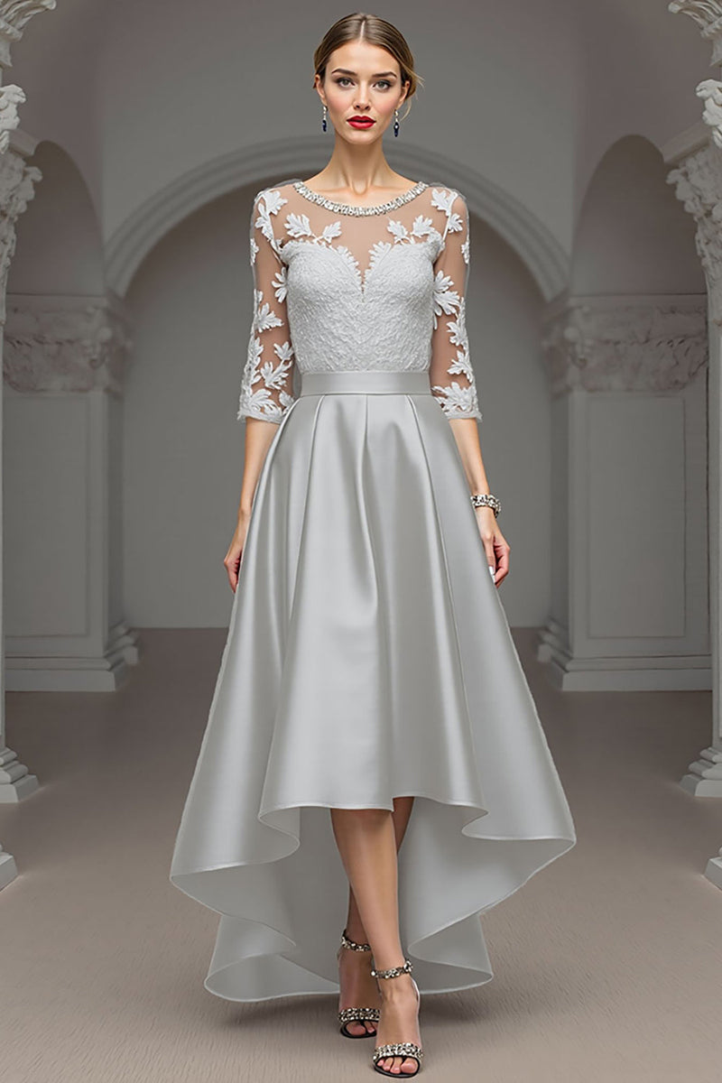 Laden Sie das Bild in den Galerie-Viewer, Marineblaues A Linie Hoch Niedrig Kleid für die Brautmutter mit Applikationen