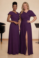 Laden Sie das Bild in den Galerie-Viewer, Traube A Line V-Ausschnitt Langes Chorkleid mit Schlitz