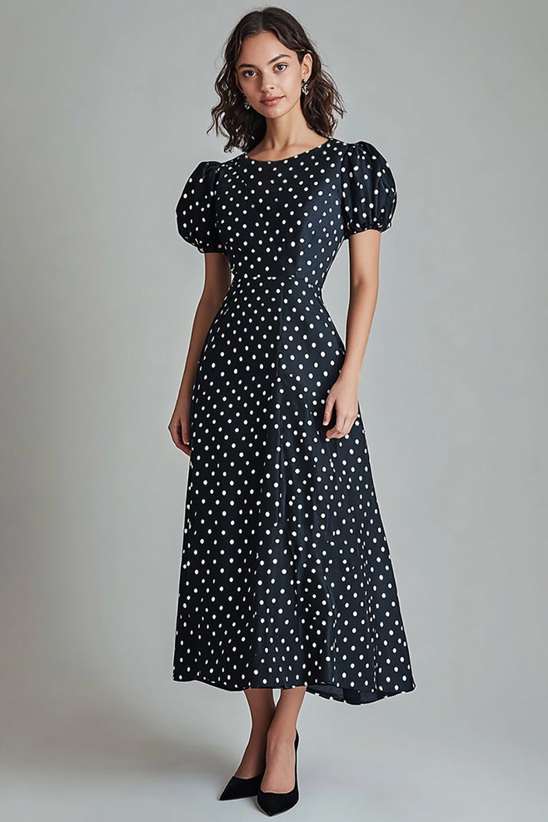 Laden Sie das Bild in den Galerie-Viewer, Langes Rundhalsausschnitt Schwarzes weißes Kleid mit Polka Dots
