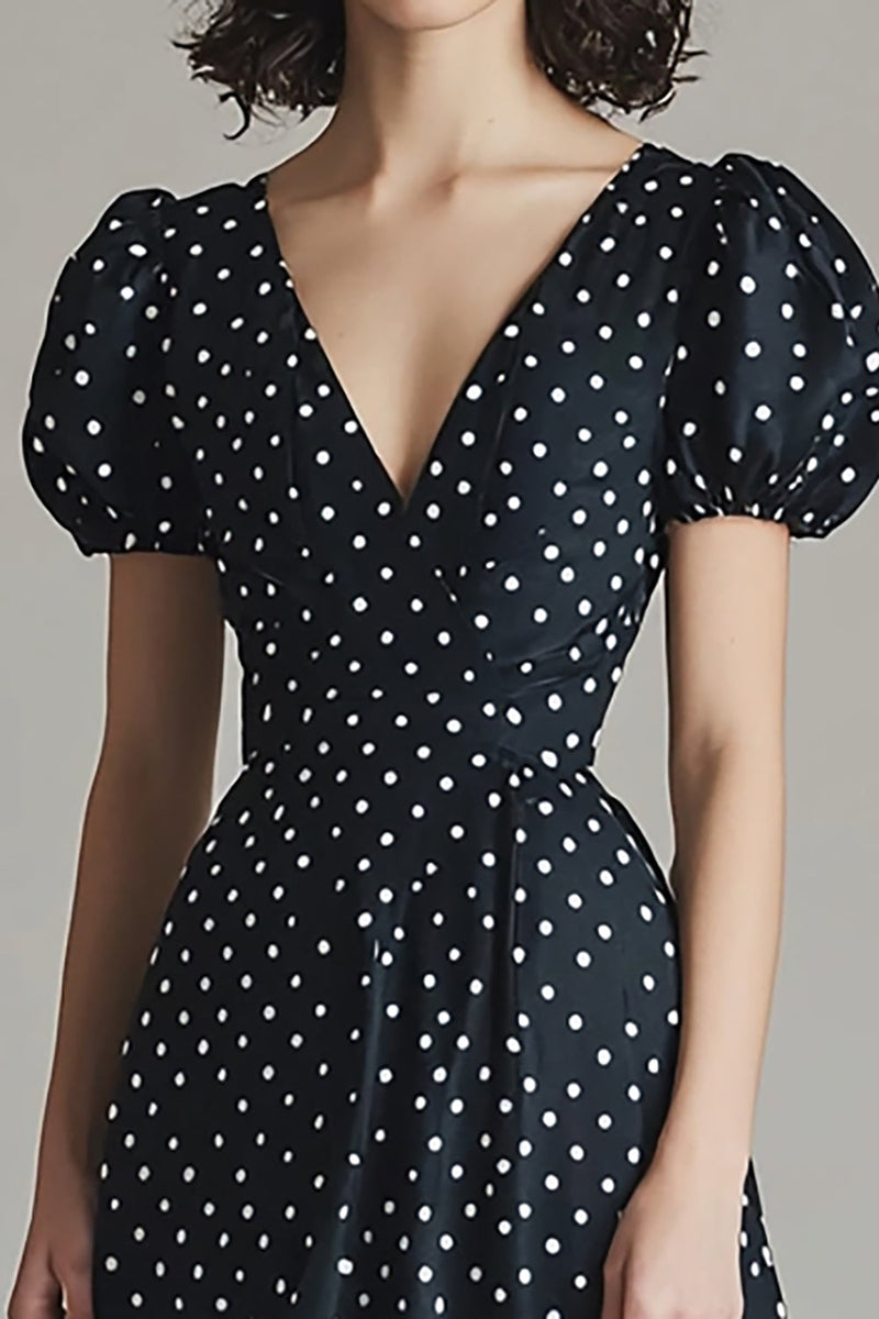 Laden Sie das Bild in den Galerie-Viewer, A Linie Satin Schwarzes weißes Polka Dots Kleid mit Puffärmeln
