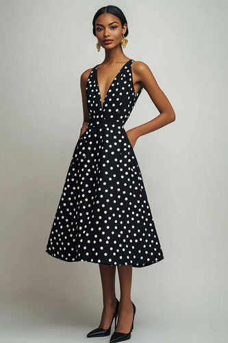 A-Linie Schwarz Weißes Kleid mit V-Ausschnitt und Polka Dots