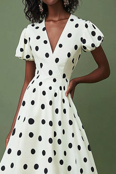 A Linie Weißes schwarzes Polka Dot Kleid mit Puffärmeln