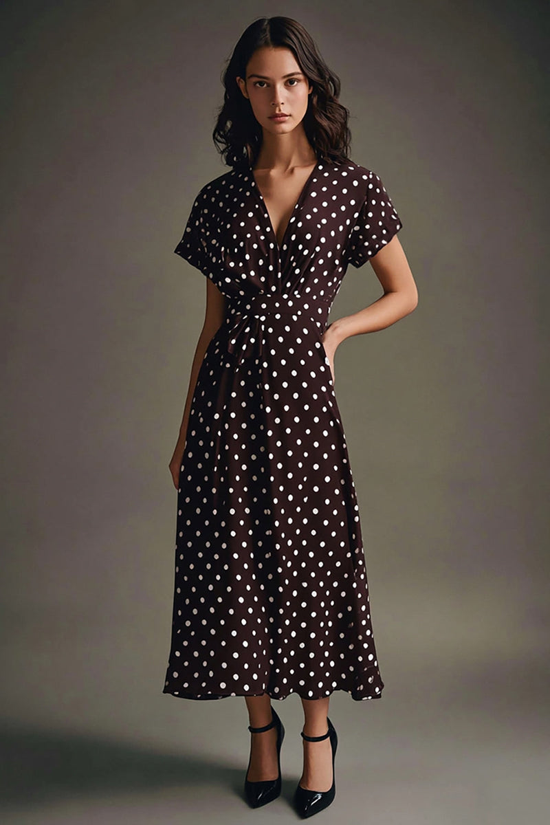 Laden Sie das Bild in den Galerie-Viewer, A Linie Chiffon Kaffee Weißes Polka Dots Kleid mit kurzen Ärmeln