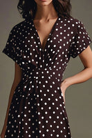 Laden Sie das Bild in den Galerie-Viewer, A Linie Chiffon Kaffee Weißes Polka Dots Kleid mit kurzen Ärmeln