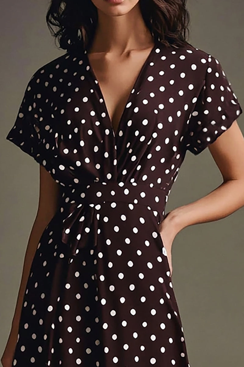 Laden Sie das Bild in den Galerie-Viewer, A Linie Chiffon Kaffee Weißes Polka Dots Kleid mit kurzen Ärmeln