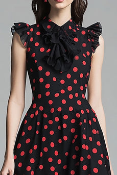 A-Linie Schwarzes rotes Kleid mit Rüschen und roten Polka Dots