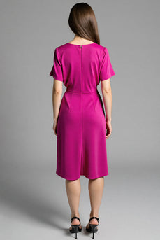 Fuchsia Midikleid aus Satin mit V-Ausschnitt und Ärmeln