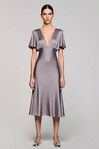 A Linie Kurzärmeliges Graues Midi Ballkleid mit Rüschen