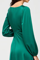 Laden Sie das Bild in den Galerie-Viewer, Langärmeliges Grünes Hochzeitsgastkleid mit quadratischem Ausschnitt