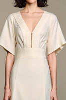 Laden Sie das Bild in den Galerie-Viewer, A-Linie V-Ausschnitt Langes Weißes Hochzeitsgastkleid