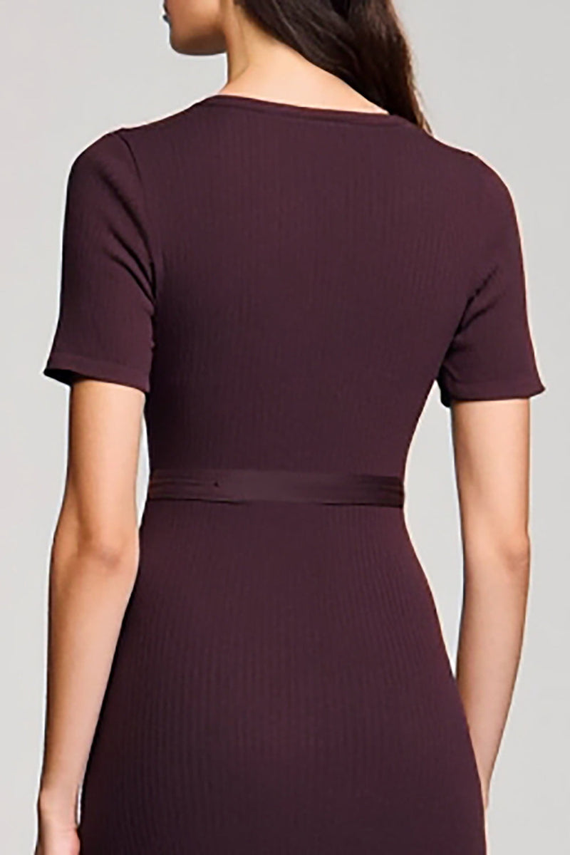 Laden Sie das Bild in den Galerie-Viewer, A Linie Dunkelrotes Langes Hochzeitsgastkleid mit Gürtel