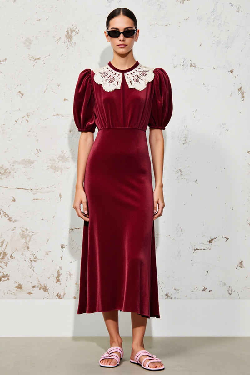 Laden Sie das Bild in den Galerie-Viewer, Dunkelrotes A-Linie Hochzeitsgastkleid aus Samt