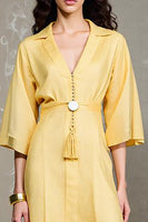 Laden Sie das Bild in den Galerie-Viewer, Gelbes A-Linie Revers Kleid für Hochzeitsgäste