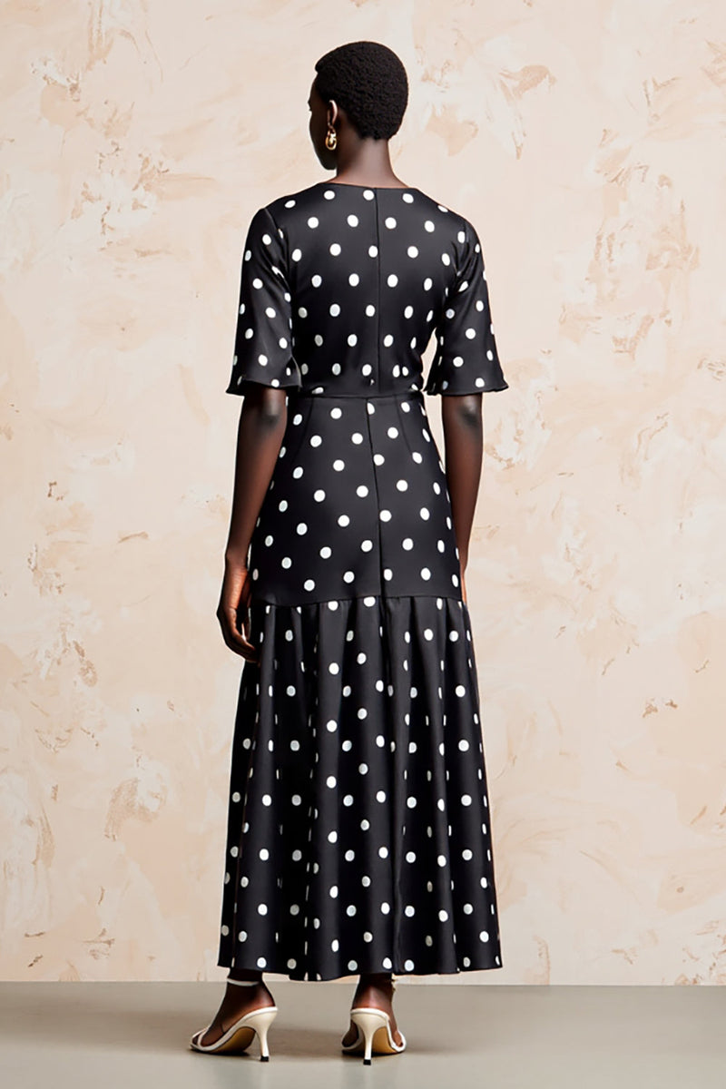 Laden Sie das Bild in den Galerie-Viewer, Schwarzes A-Linie Polka Dots Kleid mit kurzen Ärmeln und Tupfen
