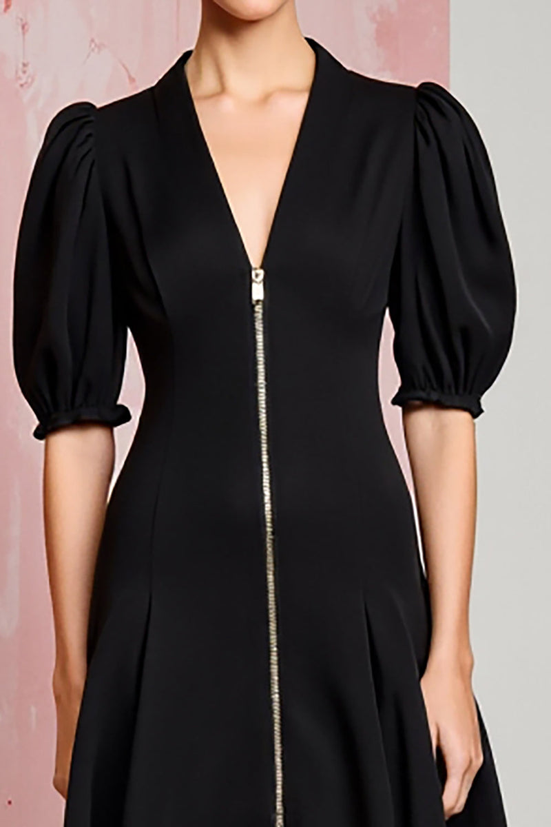 Laden Sie das Bild in den Galerie-Viewer, A Linie Schwarzes Satin Kleid für Hochzeitsgäste