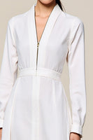 Laden Sie das Bild in den Galerie-Viewer, Weißes A-Linie Hochzeitsgastkleid mit langen Ärmeln