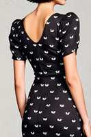 Laden Sie das Bild in den Galerie-Viewer, Schwarzes Langes Hochzeitskleid aus Satin mit V-Ausschnitt und Ärmeln