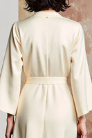 Laden Sie das Bild in den Galerie-Viewer, A Linie Elfenbein V-Ausschnitt Langes Hochzeitsgastkleid mit Schleife