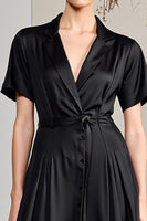 Laden Sie das Bild in den Galerie-Viewer, A Linie V-Ausschnitt Midi Schwarzes Hochzeitsgastkleid mit Schärpe