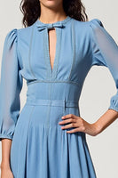 Laden Sie das Bild in den Galerie-Viewer, Blaues A Linie Midi Kleid für Hochzeitsgäste mit Schlüsselloch und 3/4 Ärmeln