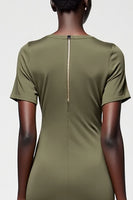 Laden Sie das Bild in den Galerie-Viewer, Olive Etui Midi Kleid für Hochzeitsgäste aus Satin