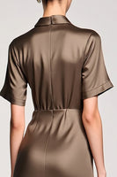 Laden Sie das Bild in den Galerie-Viewer, Olive Etui Gekerbtes Revers Hochzeitsgastkleid mit Schlitz