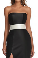 Laden Sie das Bild in den Galerie-Viewer, Schwarzes Satin Meerjungfrauen Trägerloses Langes Abendkleid mit Schlitz