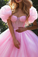 Laden Sie das Bild in den Galerie-Viewer, Glitzer Ballkleid Rosa Quinceanera Kleid mit Puffärmeln und Rüschen