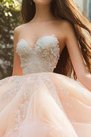 Laden Sie das Bild in den Galerie-Viewer, Ballkleid Trägerloses Quinceanera-Kleid mit Rüschen in Champagner