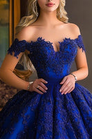 Laden Sie das Bild in den Galerie-Viewer, Schulterfreies Ballkleid mit Applikationen Königsblaues Quinceanera Kleid