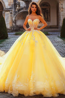 Laden Sie das Bild in den Galerie-Viewer, Ballkleid Trägerloses Gelbes Appliziertes Quinceanera Kleid
