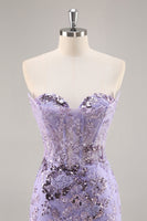 Laden Sie das Bild in den Galerie-Viewer, Trägerloses Perlenbesetztes Figurbetontes Lila Abiballkleid mit Applikationen