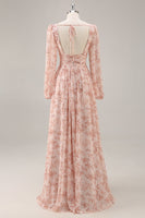 Laden Sie das Bild in den Galerie-Viewer, Rosa Geblümtes Chiffon V-Ausschnitt Brautjungfernkleid mit langen Ärmeln und Schlitz