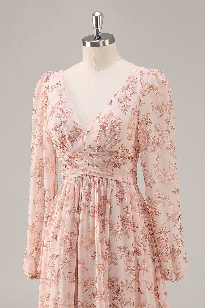 Laden Sie das Bild in den Galerie-Viewer, Rosa Geblümtes Chiffon V-Ausschnitt Brautjungfernkleid mit langen Ärmeln und Schlitz