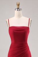 Laden Sie das Bild in den Galerie-Viewer, Dunkelrotes Gerafftes Brautjungfernkleid aus Chiffon mit Spaghettiträgern und Schlitz