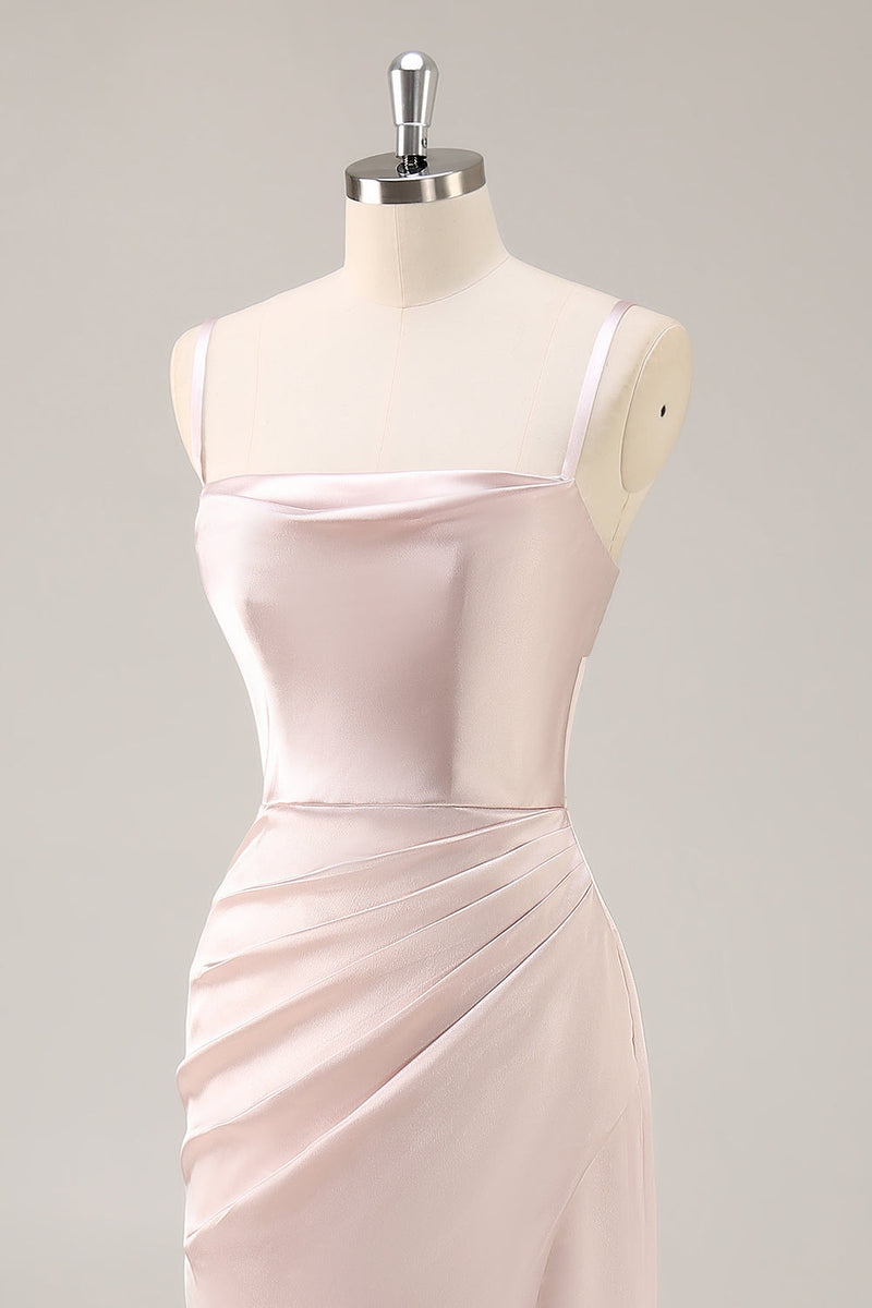 Laden Sie das Bild in den Galerie-Viewer, Bonbonrosa Satin Meerjungfrau Gerafftes Langes Brautjungfernkleid mit Schlitz