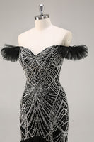 Laden Sie das Bild in den Galerie-Viewer, Schulterfreies Perlenbesetztes Meerjungfrauen Ballkleid in Schwarz