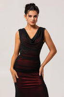 Laden Sie das Bild in den Galerie-Viewer, Schwarzes Rotes Brautjungfernkleid mit Rüschenausschnitt und V-Ausschnitt